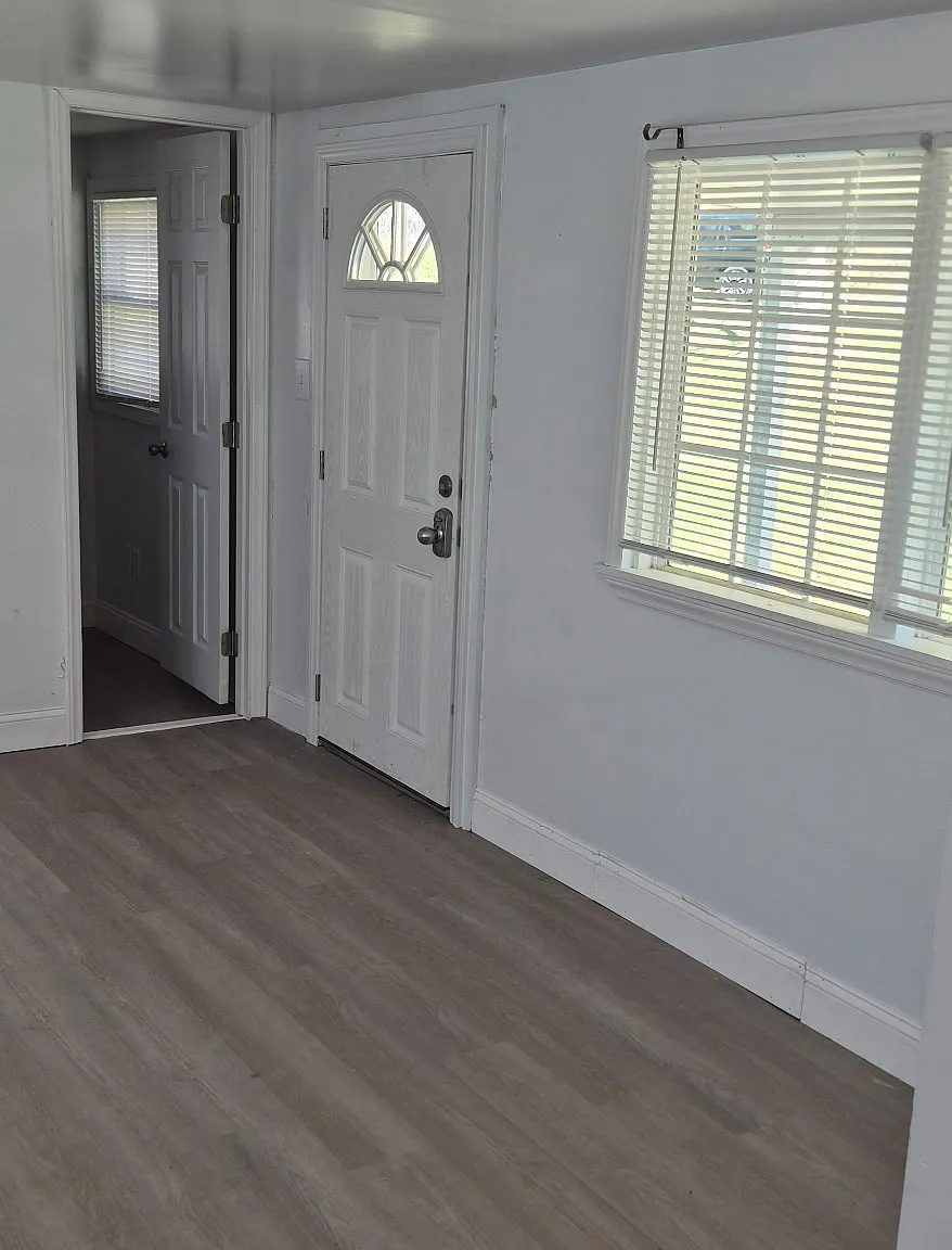3 bed, 640 sqft, $1,200 — Photo 3