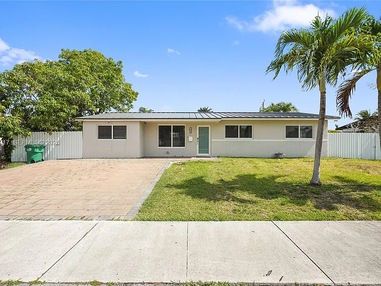 10501 SW 53rd St — Photo 3