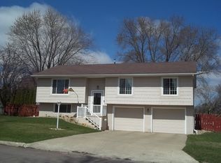 601 Roberts Ter, Marshalltown, IA 50158