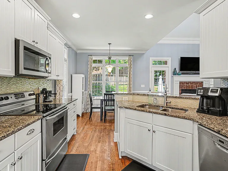 625 Palisades Ct — Photo 11