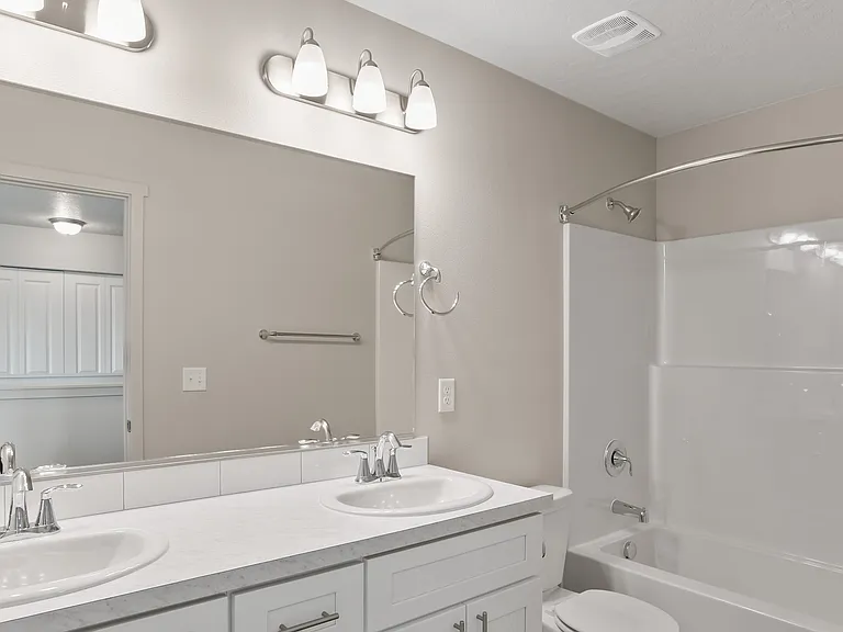 505 N Arc Ct — Photo 3