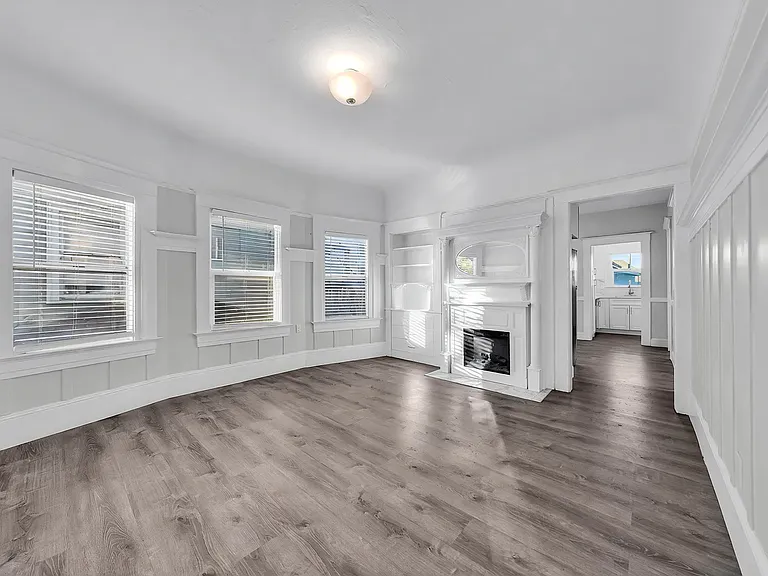3207 West St — Photo 2