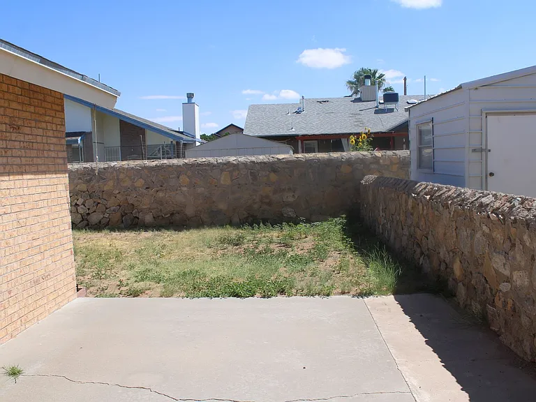 10936 Whitehall Dr — Photo 28