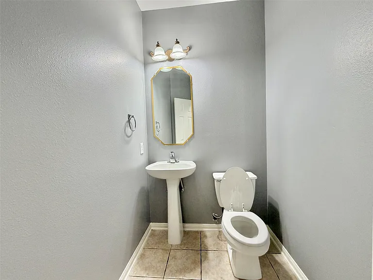 24327 Lanning Dr — Photo 19