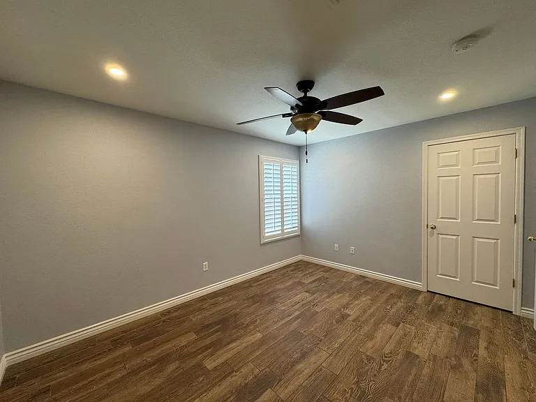 2454 E Saguaro Dr — Photo 17