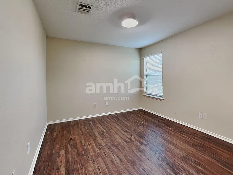 115 Karrie Dr — Photo 13