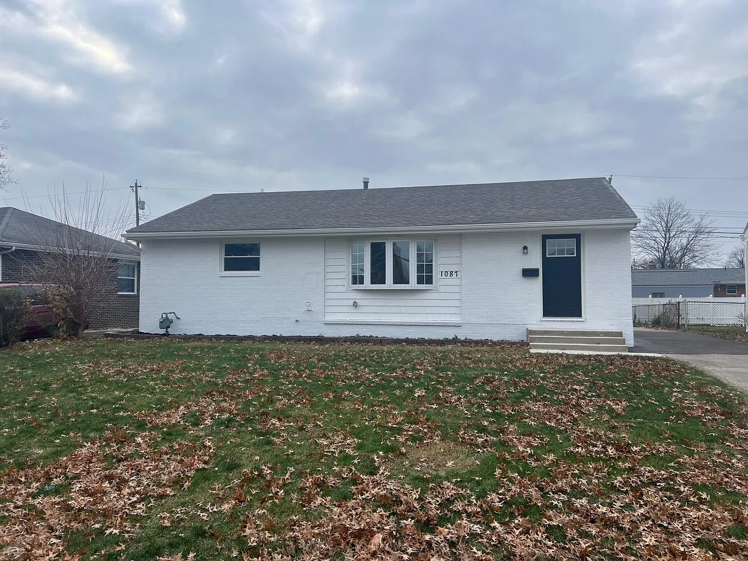 1087 Loring Rd photo 1