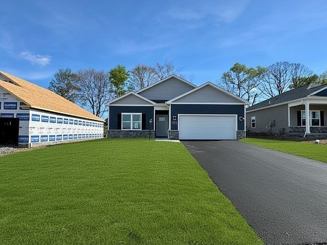 1st image of 359 Gleneagles Dr