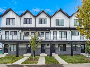 29 Airport Rd NW #5, Edmonton, AB T5G0W7
