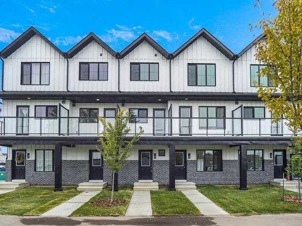 29 Airport Rd NW #5, Edmonton, AB T5G 0W7