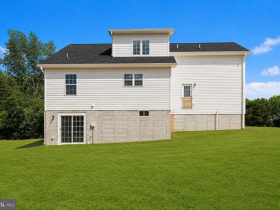 2nd image of 15361 Ridge Rd