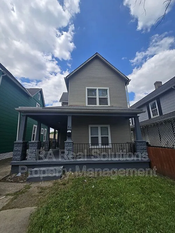 4 bed, 2.0 bath, 1519 sqft, $1,800 — Photo 1