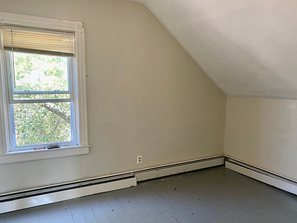 2nd image of 22 Alma St #3