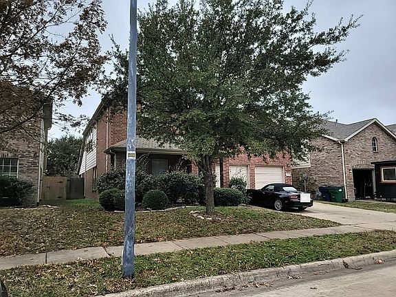 3rd image of 713 Hickory Ln