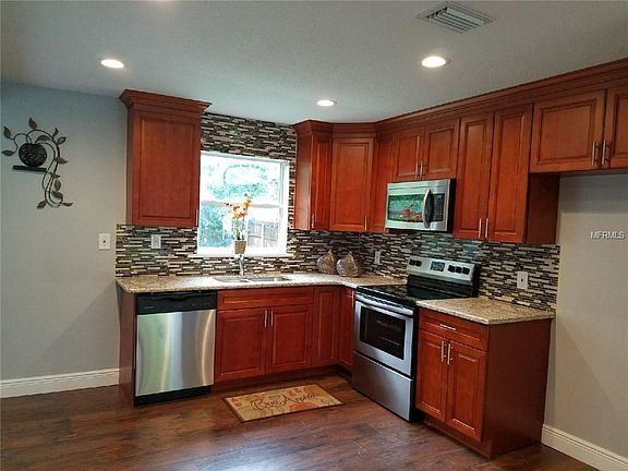 5th image of 2608 Drake Dr