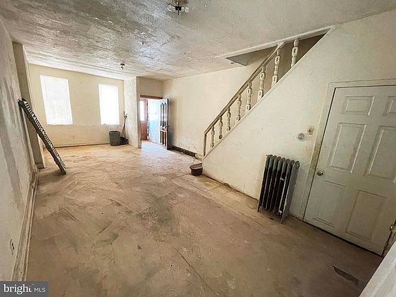 3rd image of 21 E Silver St