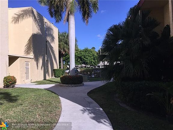 2nd image of 767 SE 1st Way #86