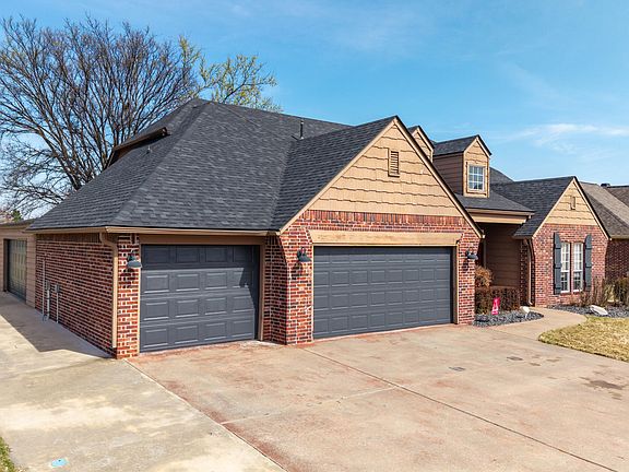 2nd image of 6026 Lake Breeze Rd