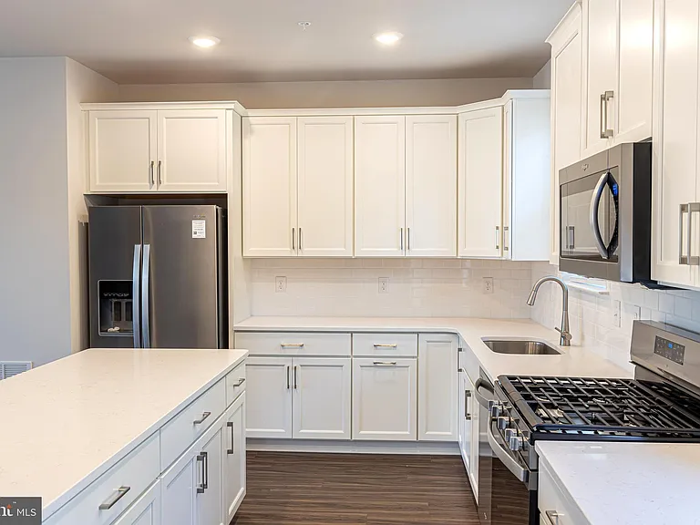 113 Four Leaf Dr — Photo 4