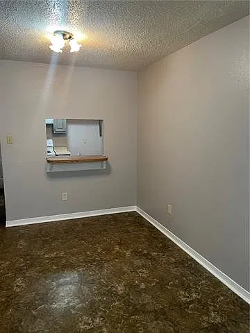 2 bed, 1.5 bath, 832 sqft, $1,200 — Photo 2