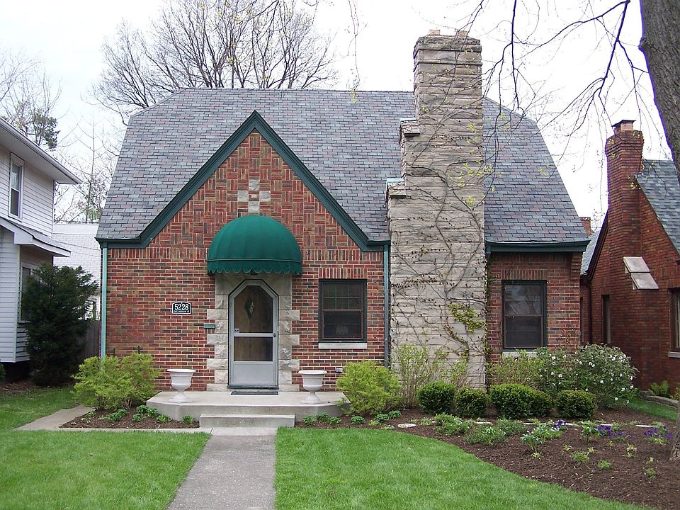 Charming curb appeal!