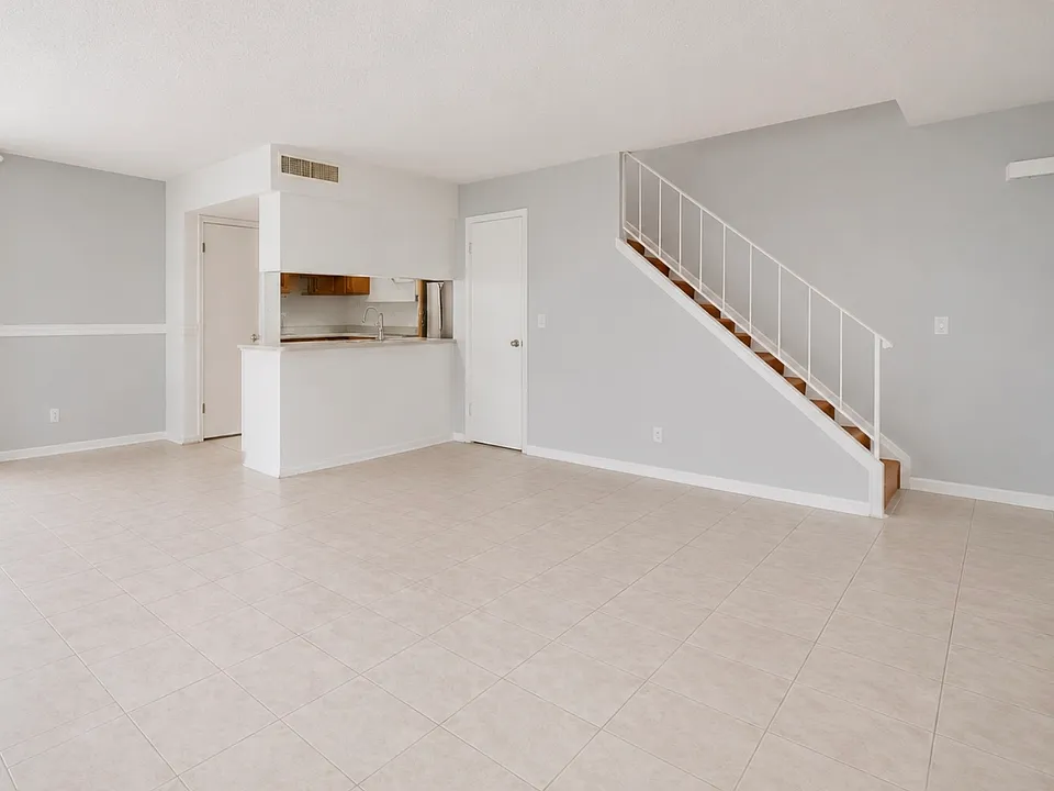 1386 Lorilyn Ave #2