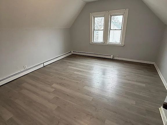 5th image of 225 Linden Rd #B