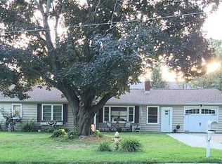 112 N 10th St, Clinton, IA 52732