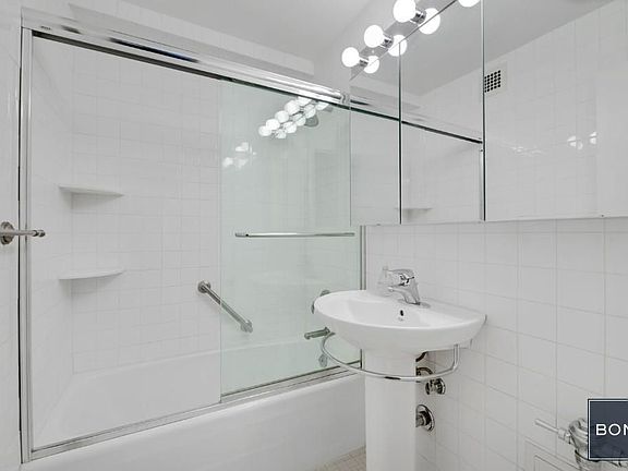 5th image of 301 E 64th St APT 4C