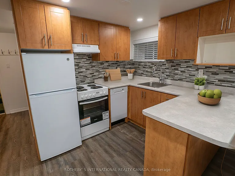 227 Beverley St #0 — Photo 7