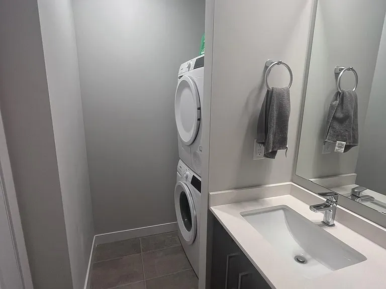 15 Queen St S #506 — Photo 10