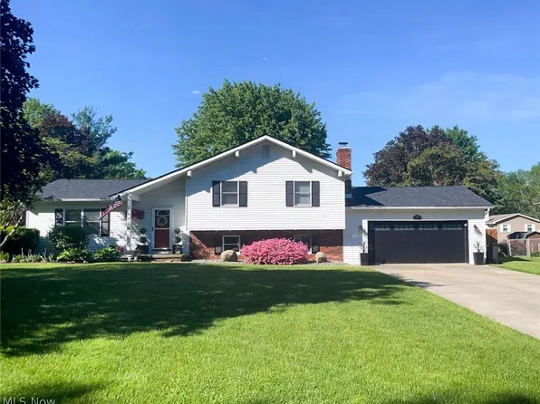 229 Old Oak Dr, Cortland, OH 44410