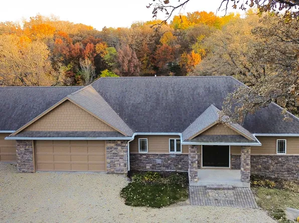 8121 Oak Ridge Dr, Dexter, IA 50070