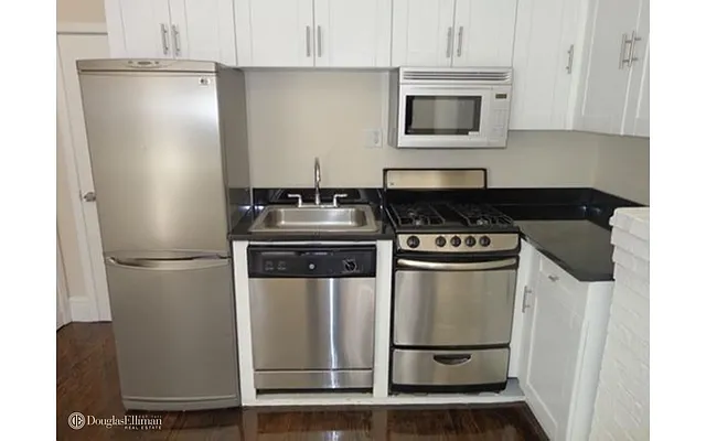 Rented by Douglas Elliman | media 30