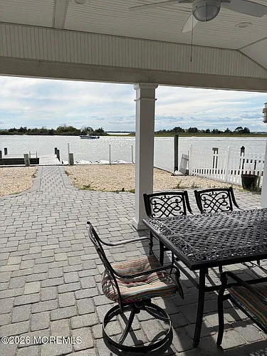 11 Harborside Dr W Photo 1
