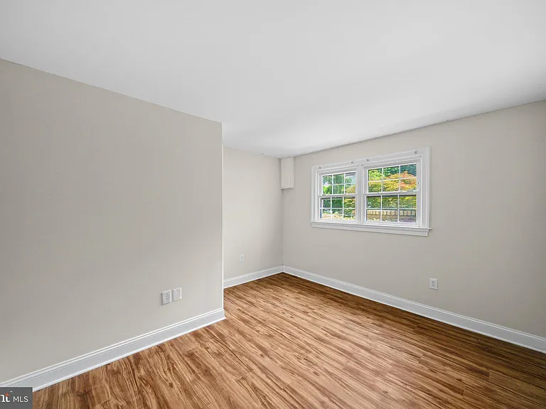 1310 Forestwood Dr — Photo 33