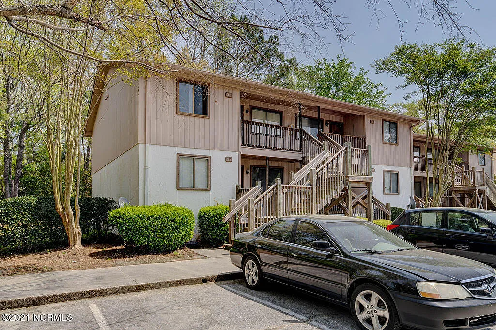 2 bed, 2.0 bath, 892 sqft, $1,400 — Photo 1