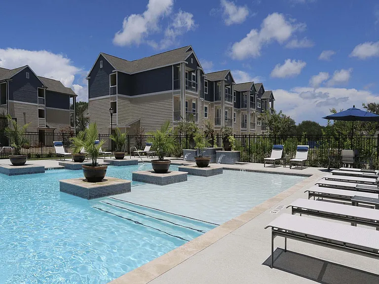 The Cove Apartments — Photo 22