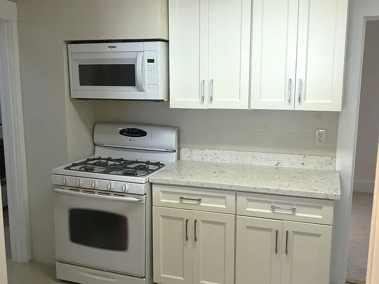 609 Brooklyn Ave #609 — Photo 15
