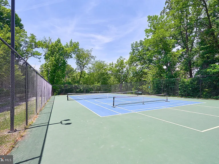 1553 Mount Eagle Pl — Photo 34