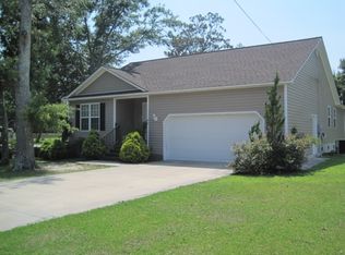 1614 New Bern St, Newport, NC 28570