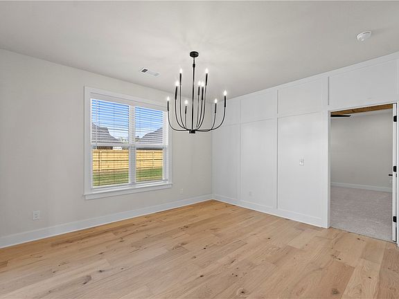 5th image of 1121 Canyon Maple St