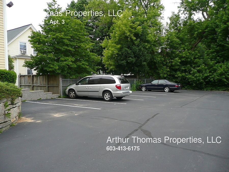 2nd image of 10 Ham St APT 3