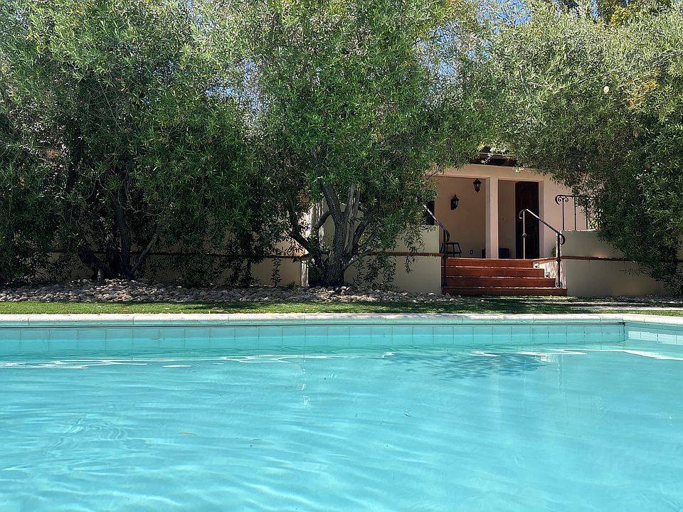 1st image of 721 N Sierra Dr