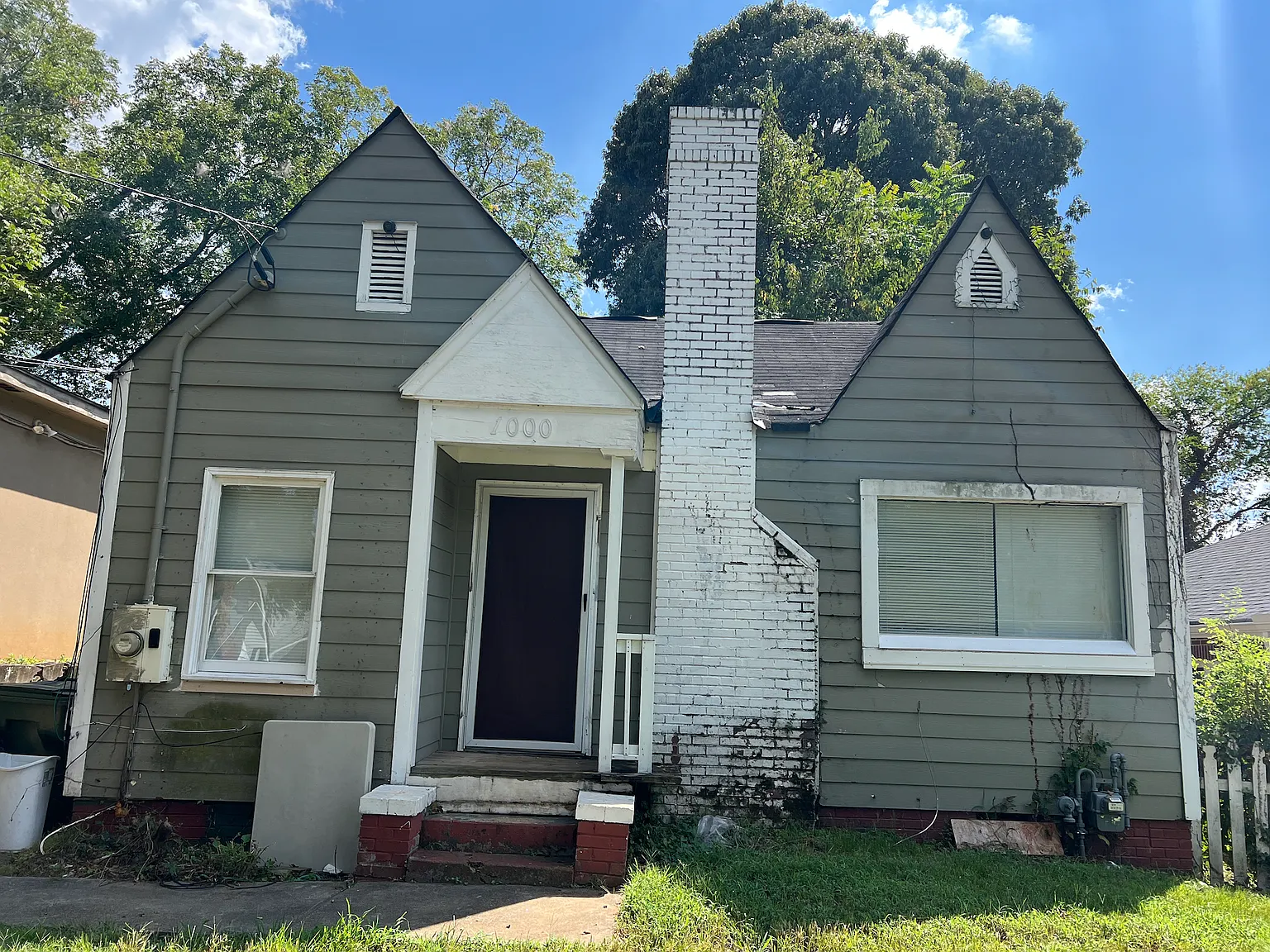 4 bed, 1000 sqft, $1,600 — Photo 1