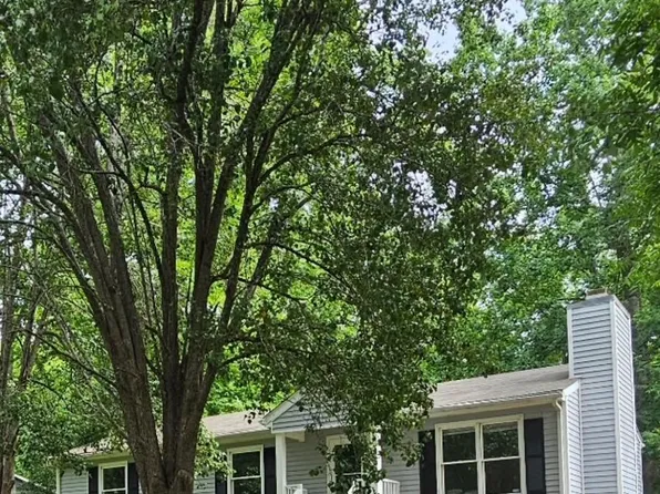 81 Honeysuckle Dr, Pittsboro, NC 27312