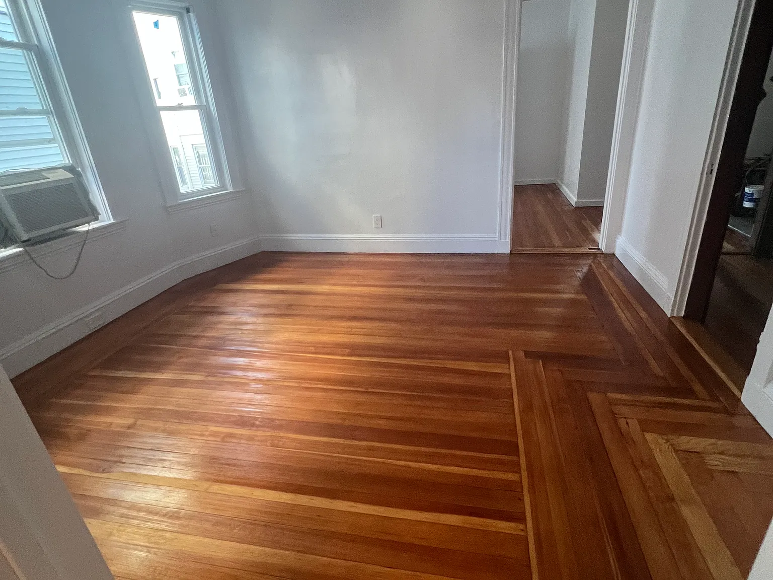 3 bed, 1100 sqft, $3,200 — Photo 3