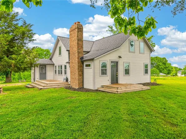 25406 E 267th St, Harrisonville, MO 64701