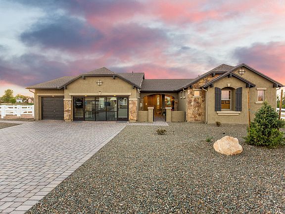 3rd image of 44 Mackenzie Rose Dr