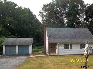 1180 Conewago Ave, Manchester, PA 17345